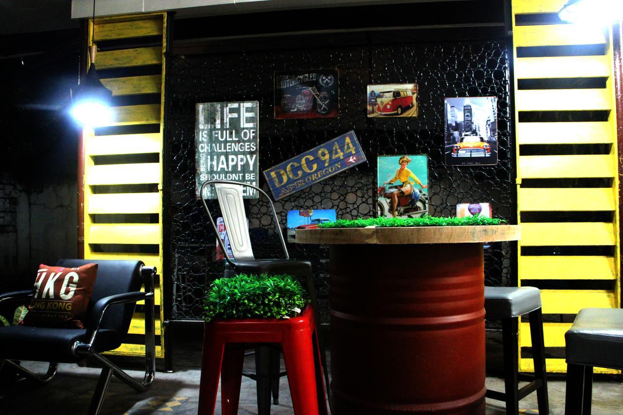 Food District Hostel Cebu Central Exterior photo